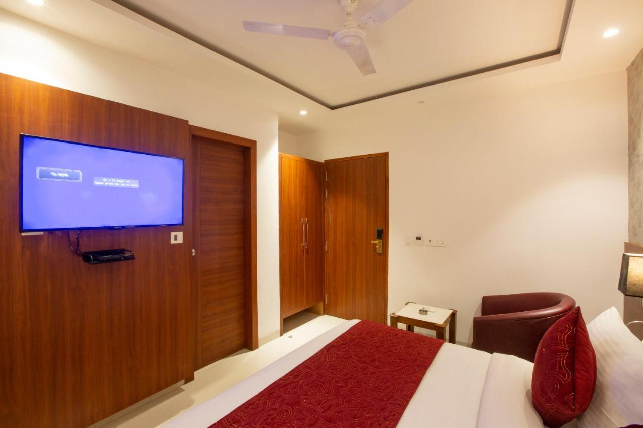 Hotel Arch Suites - Near Aerocity New Delhi Eksteriør billede