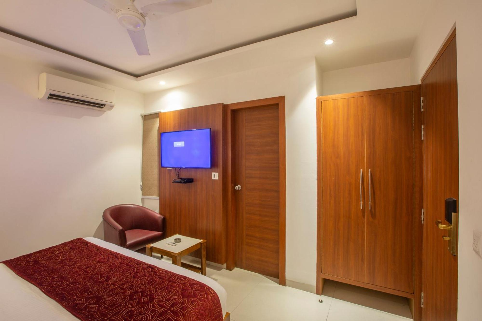 Hotel Arch Suites - Near Aerocity New Delhi Eksteriør billede