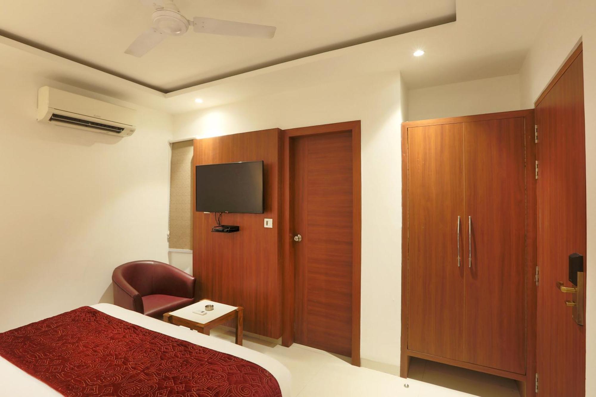 Hotel Arch Suites - Near Aerocity New Delhi Eksteriør billede