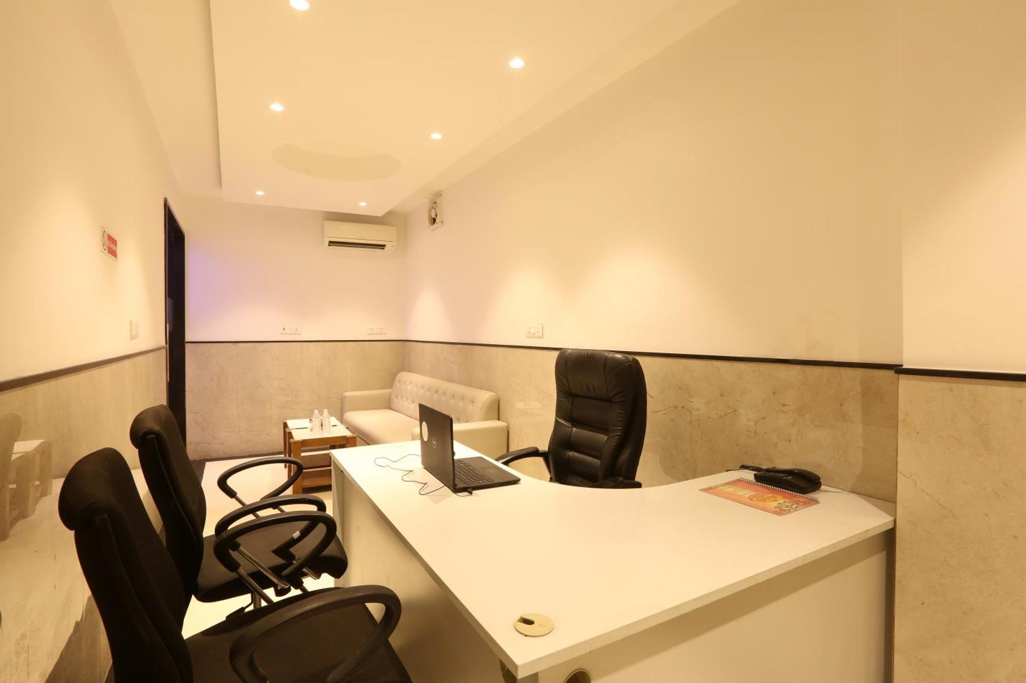 Hotel Arch Suites - Near Aerocity New Delhi Eksteriør billede