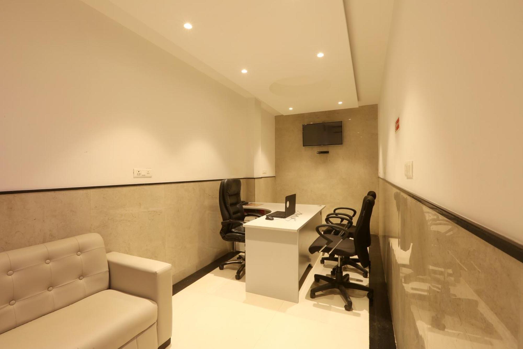 Hotel Arch Suites - Near Aerocity New Delhi Eksteriør billede