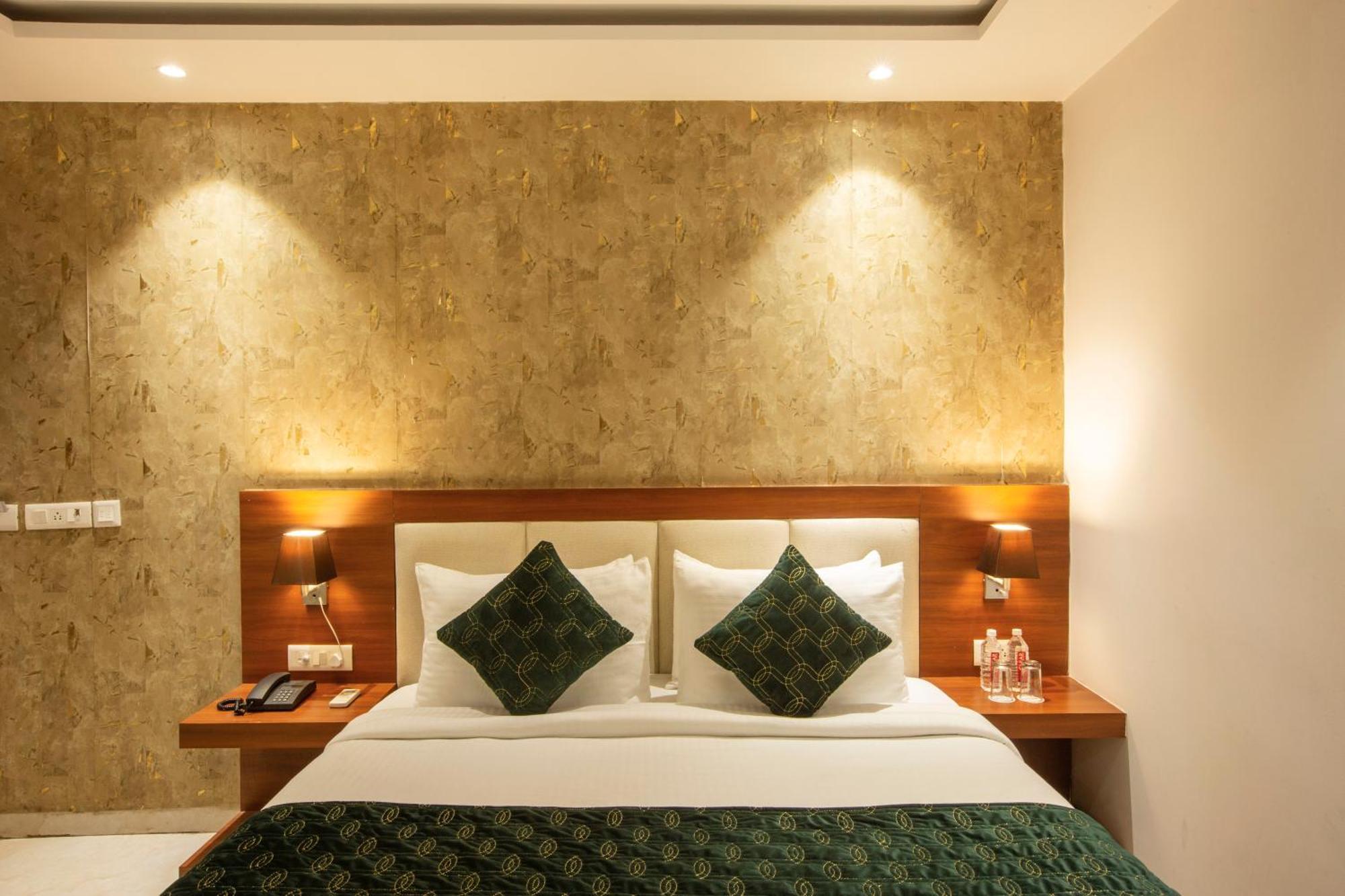 Hotel Arch Suites - Near Aerocity New Delhi Eksteriør billede